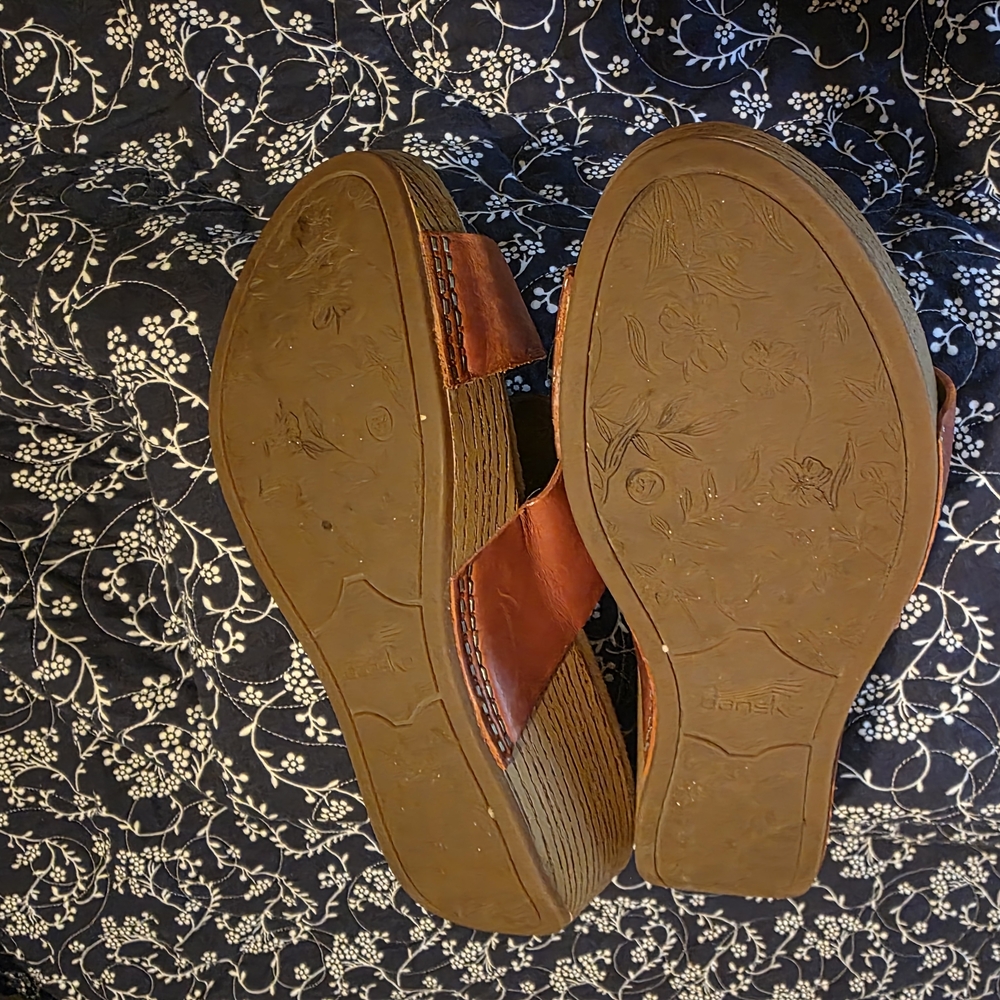 Dansko Women's Brown Leather Sandals